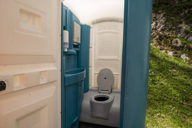 Best Porta potty rental near me  in Hughson, CA